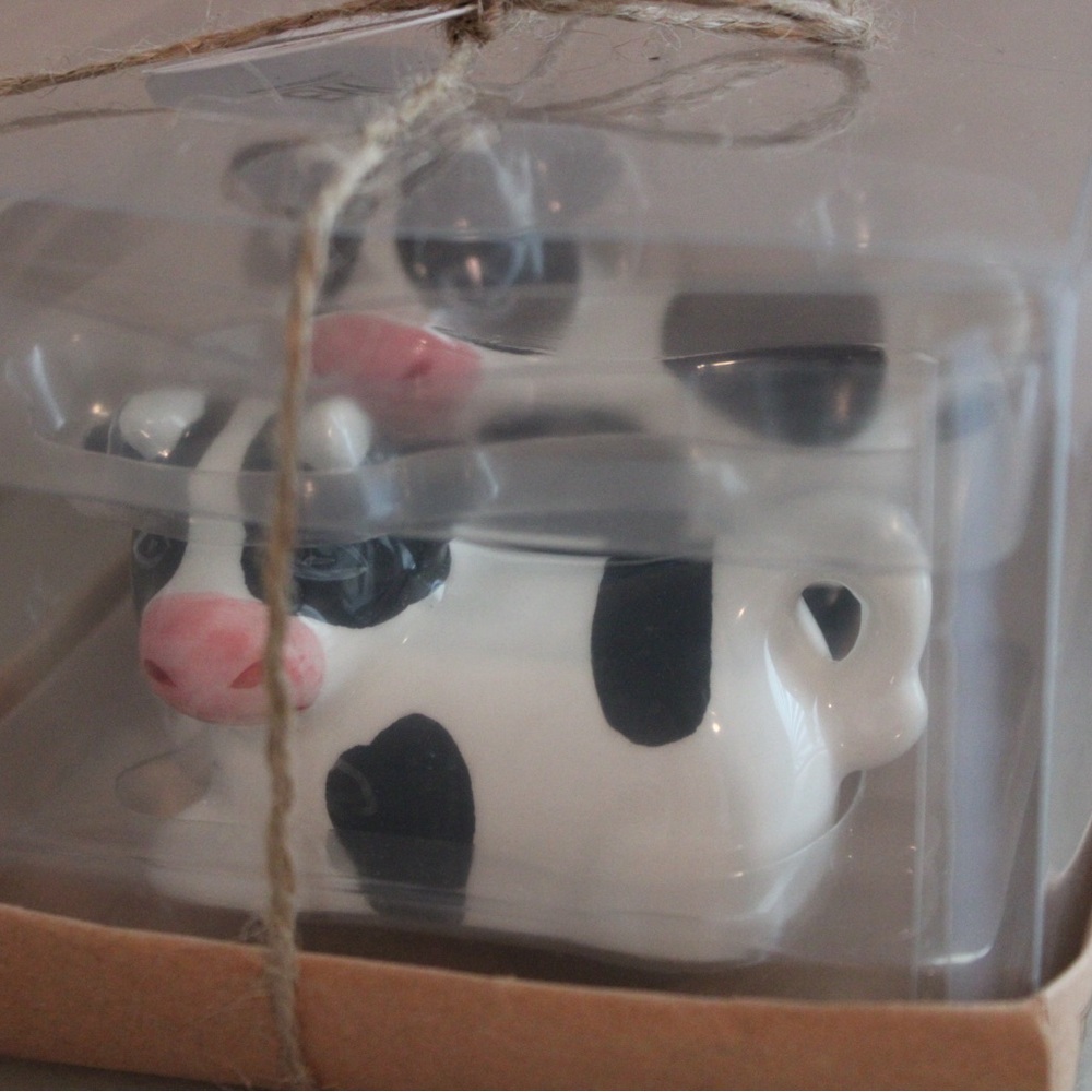 Cow Salt & Pepper Shakers Hand Painted Ceramic Fun Animal Kitchen - Picture 3 of 5